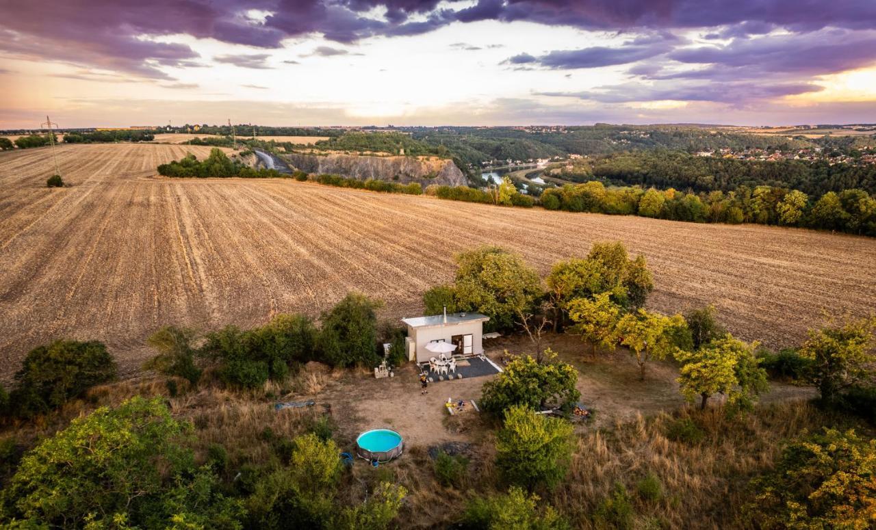 Tiny House - Chatka V Rezi U Prahy Husinec  ภายนอก รูปภาพ