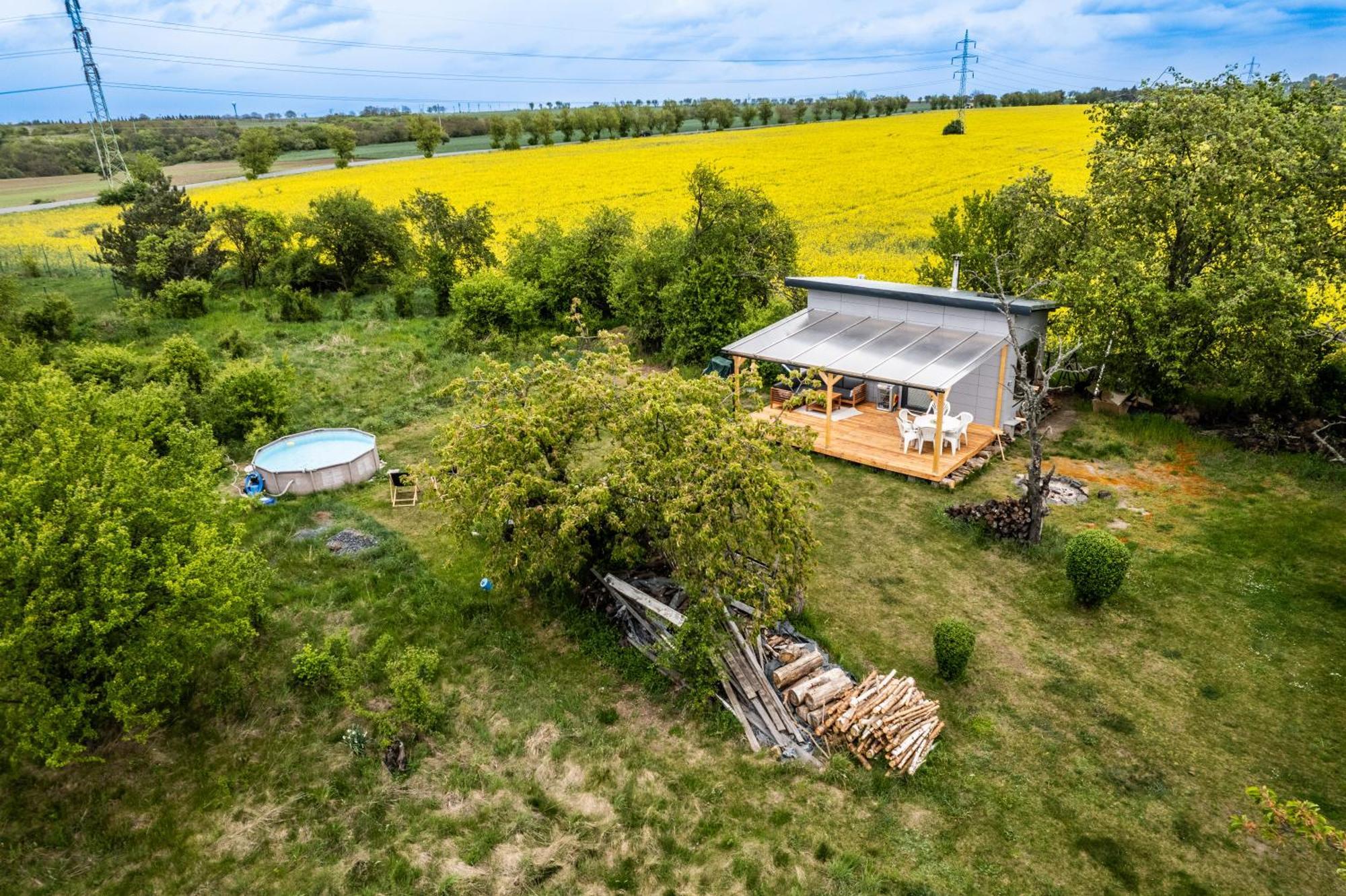 Tiny House - Chatka V Rezi U Prahy Husinec  ภายนอก รูปภาพ